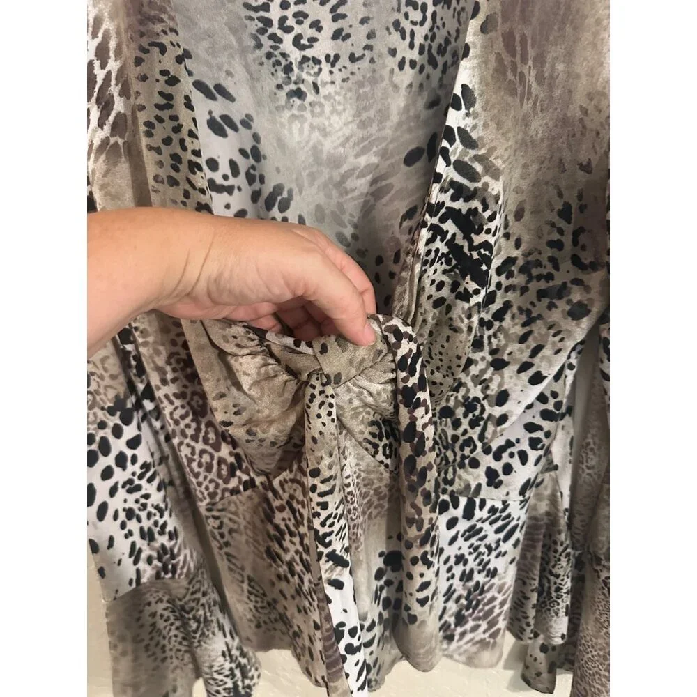 Y Venus V Neck Classy Leopard Animal Print Bell Sleeved Blouse - Picture 6 of 9